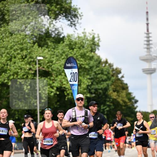 29.06.2025 - hella hamburg halbmarathon Dr. Thomas Lammeyer http://msf.ph/oto/8295692 29.06.2025 10:37:43 Kennedybrücke 1275, 1324, 1896, 1995, 2085, 2342, 2526, 2776, 3341, 3812, 3871, 4164, 4361, 4433, 4449, 4807, 5075, 5180, 5561, 5584, 5917, 6773, 6956, 6999, 7308, 7309, 7705, 8620, 8891, 9234, 9258, 9438, 9591, 9706, 9750, 9799, 9995, 10800, 11092, 11111, 11237, 11260 meine-sportfotos.de