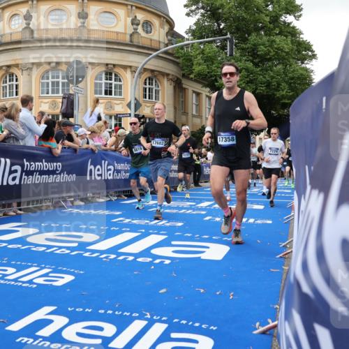 29.06.2025 - hella hamburg halbmarathon Strokosch-Dieckow http://msf.ph/oto/8295783 29.06.2025 10:51:46 Ziel 2396, 2818, 2823, 2880, 4297, 6286, 7224, 8710, 8819, 8856, 9793, 9959, 12224, 13799, 14458, 15427, 15496, 15727, 15831, 15899, 16907, 17682, 17815, 17962, 19053, 19137 meine-sportfotos.de
