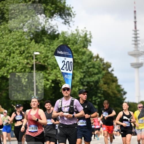 29.06.2025 - hella hamburg halbmarathon Dr. Thomas Lammeyer http://msf.ph/oto/8295806 29.06.2025 10:37:43 Kennedybrücke 1275, 1324, 1896, 1995, 2085, 2342, 2526, 2776, 3341, 3812, 3871, 4164, 4361, 4433, 4449, 4807, 5075, 5180, 5561, 5584, 5917, 6773, 6956, 6999, 7308, 7309, 7705, 8620, 8891, 9234, 9258, 9438, 9591, 9706, 9750, 9799, 9995, 10800, 11092, 11111, 11237, 11260 meine-sportfotos.de