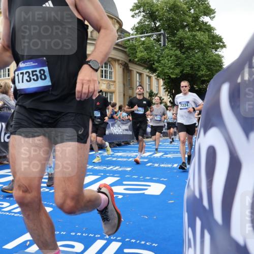 29.06.2025 - hella hamburg halbmarathon Strokosch-Dieckow http://msf.ph/oto/8295840 29.06.2025 10:51:47 Ziel 2396, 2818, 2823, 2880, 4297, 5102, 6286, 7224, 8710, 8819, 8856, 9793, 9959, 12224, 13799, 15427, 15496, 15690, 15727, 15831, 15899, 16907, 17682, 17815, 17962, 19053, 19137 meine-sportfotos.de