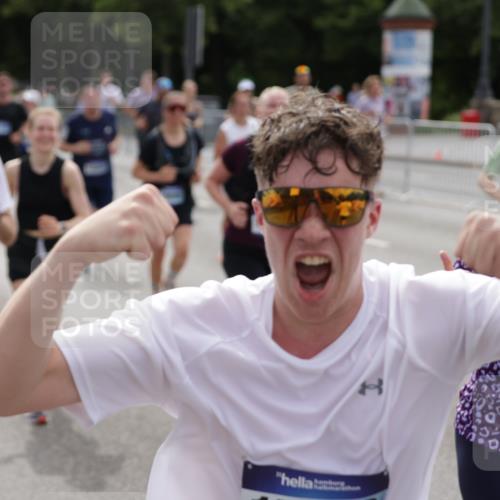29.06.2025 - hella hamburg halbmarathon Jannik Wohlers http://msf.ph/oto/8295923 29.06.2025 10:36:43 Lombardsbrücke 1022, 1339, 1488, 1490, 1597, 2031, 2072, 2104, 2272, 2480, 3127, 3165, 3714, 4347, 4733, 5224, 5538, 5640, 5786, 6172, 6584, 6804, 7202, 7707, 8007, 8257, 8258, 8315, 8758, 9054, 9055, 10762, 10862, 10931, 11246, 11843, 12087, 12103, 12184, 12218, 12463, 12532, 13695, 13783, 13970, 13971, 14202, 14343, 14396, 14779, 14915, 15106, 15353, 15475, 15907, 16192, 16304, 16782, 16885, 17388, 17504, 17591, 17687, 17688, 17794, 18578 meine-sportfotos.de