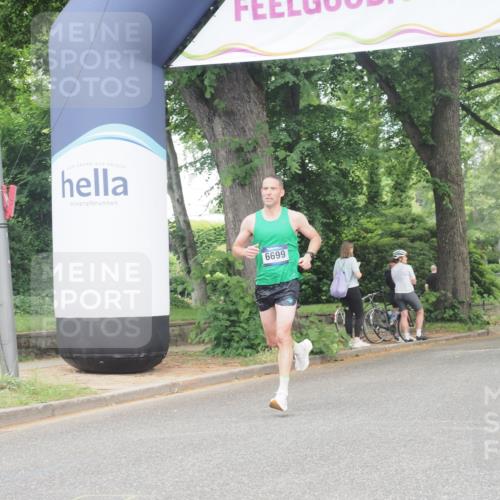 29.06.2025 - hella hamburg halbmarathon KatJ http://msf.ph/oto/8295934 29.06.2025 10:13:31 Zwischen KM18-KM19 6699 meine-sportfotos.de