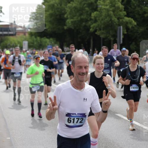 29.06.2025 - hella hamburg halbmarathon Jannik Wohlers http://msf.ph/oto/8295935 29.06.2025 10:36:44 Lombardsbrücke 1022, 1339, 1488, 1490, 1597, 2031, 2072, 2104, 2272, 2480, 3127, 3165, 3714, 4347, 4733, 5224, 5538, 5640, 5786, 6172, 6584, 6804, 7202, 7707, 8007, 8257, 8258, 8315, 8758, 9054, 9055, 10762, 10862, 10931, 11246, 11843, 11980, 12087, 12103, 12184, 12463, 12532, 13695, 13783, 13970, 13971, 14202, 14343, 14396, 14779, 14915, 15106, 15353, 15475, 15907, 16192, 16304, 16782, 17388, 17504, 17591, 17687, 17688, 17794, 18578 meine-sportfotos.de
