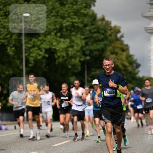 29.06.2025 - hella hamburg halbmarathon Dr. Thomas Lammeyer http://msf.ph/oto/8295939 29.06.2025 10:16:14 Kennedybrücke 1249, 1610, 1785, 1850, 1851, 2963, 2964, 3182, 3248, 3262, 3746, 4453, 4499, 5150, 5166, 5176, 6822, 6871, 6966, 7907, 8206, 8207, 8971, 9119, 9253, 9405, 9428, 10685 meine-sportfotos.de