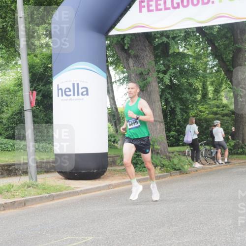 29.06.2025 - hella hamburg halbmarathon KatJ http://msf.ph/oto/8296030 29.06.2025 10:13:32 Zwischen KM18-KM19 6699 meine-sportfotos.de