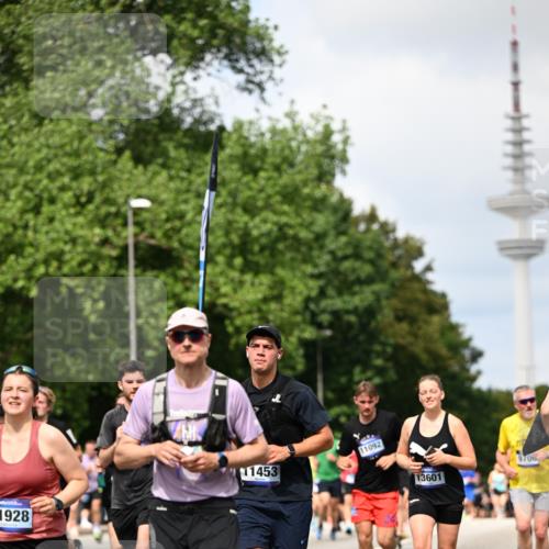 29.06.2025 - hella hamburg halbmarathon Dr. Thomas Lammeyer http://msf.ph/oto/8296034 29.06.2025 10:37:44 Kennedybrücke 1189, 1275, 1896, 1995, 2085, 2342, 2526, 2776, 3341, 3812, 4164, 4361, 4433, 4449, 4807, 5075, 5141, 5180, 5557, 5561, 5584, 5822, 5917, 6773, 6956, 6999, 7308, 7309, 7705, 8620, 8891, 9234, 9258, 9438, 9591, 9706, 9799, 9995, 10800, 11092, 11111, 11237, 11260 meine-sportfotos.de