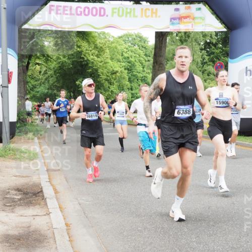 29.06.2025 - hella hamburg halbmarathon MichiJ http://msf.ph/oto/8296069 29.06.2025 10:34:14 Zwischen KM18-KM19 1012, 2189, 2842, 3304, 4091, 4237, 4345, 4949, 5472, 6388, 7961, 8577, 9232, 11094, 13940, 14034, 14804, 14911, 15206, 15563, 15900, 16081, 16819, 17190, 18346 meine-sportfotos.de