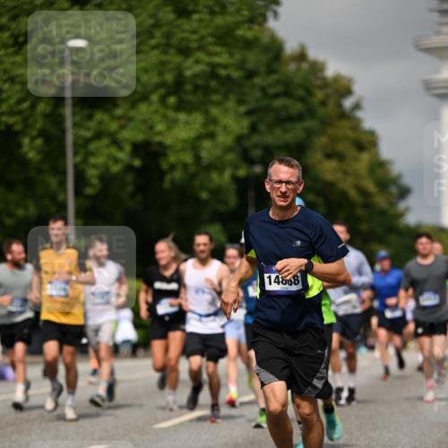 29.06.2025 - hella hamburg halbmarathon Dr. Thomas Lammeyer http://msf.ph/oto/8296102 29.06.2025 10:16:15 Kennedybrücke 1249, 1610, 1785, 1850, 1851, 2963, 2964, 3182, 3248, 3262, 3746, 4453, 4499, 5150, 5166, 5176, 6822, 6871, 6966, 7907, 8206, 8207, 8971, 9119, 9253, 9405, 9428, 10402, 10685 meine-sportfotos.de