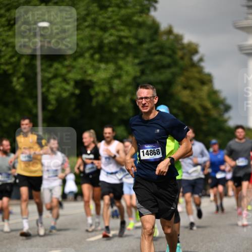 29.06.2025 - hella hamburg halbmarathon Dr. Thomas Lammeyer http://msf.ph/oto/8296108 29.06.2025 10:16:15 Kennedybrücke 1249, 1610, 1785, 1850, 1851, 2963, 2964, 3182, 3248, 3262, 3746, 4453, 4499, 5150, 5166, 5176, 6822, 6871, 6966, 7907, 8206, 8207, 8971, 9119, 9253, 9405, 9428, 10402, 10685 meine-sportfotos.de