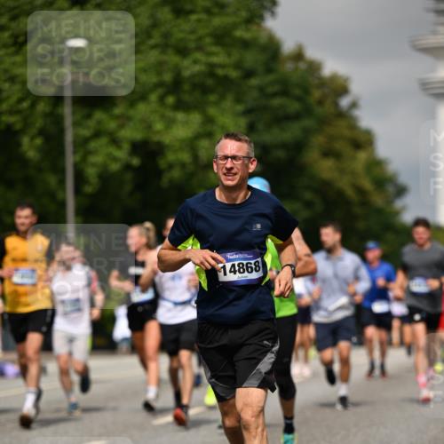 29.06.2025 - hella hamburg halbmarathon Dr. Thomas Lammeyer http://msf.ph/oto/8296145 29.06.2025 10:16:15 Kennedybrücke 1249, 1610, 1785, 1850, 1851, 2963, 2964, 3182, 3248, 3262, 3746, 4453, 4499, 5150, 5166, 5176, 6822, 6871, 6966, 7907, 8206, 8207, 8971, 9119, 9253, 9405, 9428, 10402, 10685 meine-sportfotos.de