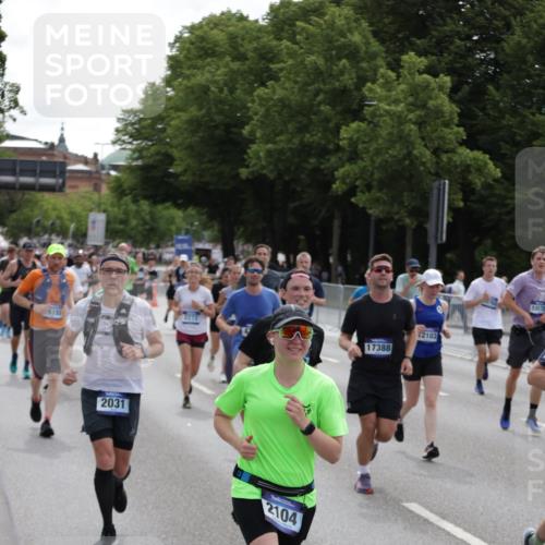 29.06.2025 - hella hamburg halbmarathon Jannik Wohlers http://msf.ph/oto/8296196 29.06.2025 10:36:46 Lombardsbrücke 1022, 1276, 1339, 1488, 1490, 1597, 2031, 2072, 2104, 2272, 2480, 3127, 3714, 4097, 4347, 4733, 5146, 5224, 5538, 5560, 5640, 5786, 5940, 6172, 6584, 6804, 7202, 7707, 8007, 8257, 8258, 8315, 8758, 8811, 9054, 9055, 10762, 10931, 11246, 11843, 11980, 12087, 12103, 12184, 12463, 12532, 13695, 13783, 13970, 13971, 14202, 14343, 14396, 14779, 14915, 15106, 15353, 15475, 15907, 16192, 16304, 16782, 16831, 17388, 17591, 17687, 17688, 17794, 18578, 18710 meine-sportfotos.de