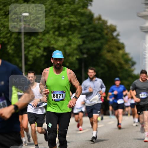 29.06.2025 - hella hamburg halbmarathon Dr. Thomas Lammeyer http://msf.ph/oto/8296199 29.06.2025 10:16:17 Kennedybrücke 1249, 1610, 1785, 1850, 1851, 2963, 2964, 3182, 3248, 3262, 3746, 4453, 4499, 5150, 5166, 5176, 6822, 6871, 7907, 8206, 8207, 8917, 8971, 9253, 9405, 9428, 10402, 10685 meine-sportfotos.de
