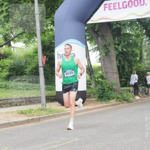 29.06.2025 - hella hamburg halbmarathon KatJ http://msf.ph/oto/8296209 29.06.2025 10:13:32 Zwischen KM18-KM19 6699 meine-sportfotos.de