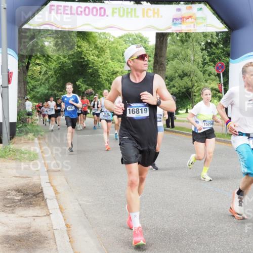 29.06.2025 - hella hamburg halbmarathon MichiJ http://msf.ph/oto/8296238 29.06.2025 10:34:16 Zwischen KM18-KM19 2189, 2842, 4091, 4237, 4345, 4949, 5472, 6388, 7056, 8577, 11094, 13940, 14034, 14804, 14911, 15206, 15563, 15900, 16081, 16819, 17190, 18346 meine-sportfotos.de