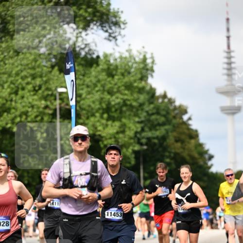 29.06.2025 - hella hamburg halbmarathon Dr. Thomas Lammeyer http://msf.ph/oto/8296259 29.06.2025 10:37:45 Kennedybrücke 1189, 1275, 1896, 1995, 2085, 2342, 2526, 2776, 3812, 4164, 4361, 4433, 4449, 4807, 5075, 5141, 5180, 5557, 5561, 5584, 5821, 5822, 6773, 6956, 6999, 7308, 7309, 7633, 7705, 8157, 8383, 8620, 8891, 9234, 9258, 9438, 9591, 9706, 9799, 9995, 10800, 11092, 11111, 11237, 11260 meine-sportfotos.de
