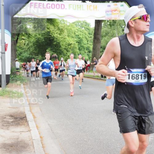 29.06.2025 - hella hamburg halbmarathon MichiJ http://msf.ph/oto/8296315 29.06.2025 10:34:16 Zwischen KM18-KM19 2189, 2842, 4091, 4237, 4345, 4949, 5472, 6388, 7056, 8577, 11094, 13940, 14034, 14804, 14911, 15206, 15563, 15900, 16081, 16819, 17190, 18346 meine-sportfotos.de
