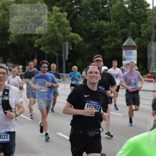 29.06.2025 - hella hamburg halbmarathon Jannik Wohlers http://msf.ph/oto/8296323 29.06.2025 10:36:47 Lombardsbrücke 1022, 1276, 1339, 1488, 1490, 1597, 1819, 2016, 2031, 2072, 2104, 2272, 2480, 3127, 3714, 4097, 4347, 4733, 5146, 5224, 5538, 5560, 5640, 5786, 5940, 6172, 6584, 6804, 7202, 7707, 8007, 8257, 8258, 8315, 8758, 8811, 9054, 9055, 10762, 10931, 11246, 11843, 11980, 12087, 12103, 12184, 12463, 13695, 13783, 13970, 13971, 14202, 14343, 14396, 14779, 14915, 15084, 15106, 15353, 15475, 15907, 16192, 16304, 16782, 16831, 17388, 17591, 17687, 17688, 17794, 18578, 18710 meine-sportfotos.de
