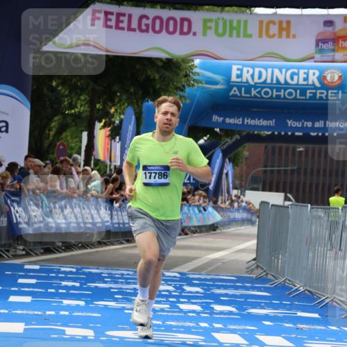 29.06.2025 - hella hamburg halbmarathon Strokosch-Dieckow http://msf.ph/oto/8296411 29.06.2025 10:18:08 Ziel 17786 meine-sportfotos.de