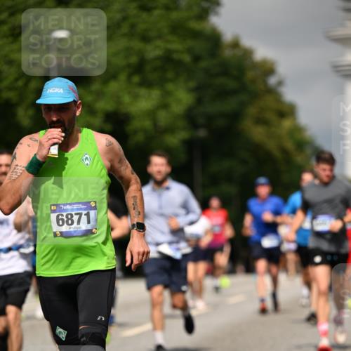 29.06.2025 - hella hamburg halbmarathon Dr. Thomas Lammeyer http://msf.ph/oto/8296438 29.06.2025 10:16:18 Kennedybrücke 1249, 1610, 1785, 1850, 1851, 2963, 2964, 3182, 3248, 3262, 3363, 4453, 4499, 5150, 5166, 5176, 6822, 6871, 7907, 8206, 8207, 8917, 8971, 9253, 9405, 9428, 10067, 10402, 10685 meine-sportfotos.de
