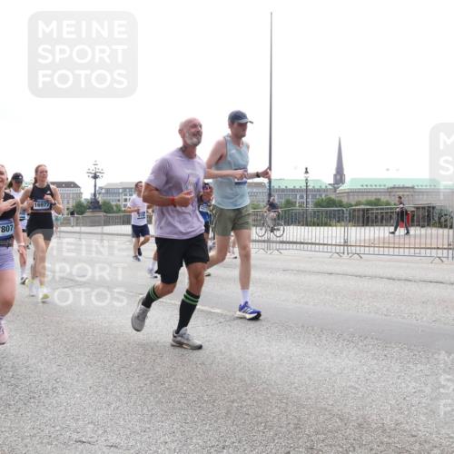 29.06.2025 - hella hamburg halbmarathon Lena Gebhardt http://msf.ph/oto/8296447 29.06.2025 10:36:44 Lombardsbrücke 17807, 16977, 1102, 1118, 1224, 1253, 1339, 1948, 1952, 1954, 2124, 2552, 2588, 3165, 3398, 3404, 3428, 3873, 3895, 4084, 4442, 4618, 4762, 4996, 5012, 5224, 5246, 5427, 5538, 5540, 5573, 5747, 5789, 5809, 5919, 6156, 6190, 6359, 6667, 7202, 7632, 7773, 8498, 8499, 8530, 8758, 8936, 8937, 8945, 9115, 9117, 9229, 9295, 9500, 9694, 13265, 15077, 17156, 17807, 18152, 18488 meine-sportfotos.de