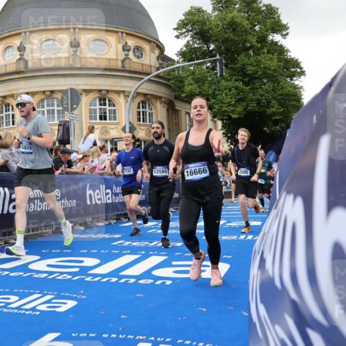 29.06.2025 - hella hamburg halbmarathon Strokosch-Dieckow http://msf.ph/oto/8296604 29.06.2025 10:52:08 Ziel 1482, 2397, 2595, 4837, 5032, 5087, 5093, 5378, 5482, 6897, 7732, 9074, 9082, 12135, 12580, 13726, 14248, 14300, 15275, 15506, 15829, 16003, 16179, 16320, 16591, 16666, 17033, 17130, 18475, 18801 meine-sportfotos.de