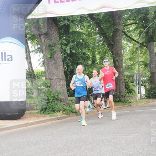 29.06.2025 - hella hamburg halbmarathon KatJ http://msf.ph/oto/8296612 29.06.2025 10:13:35 Zwischen KM18-KM19 2459, 6699, 6816 meine-sportfotos.de