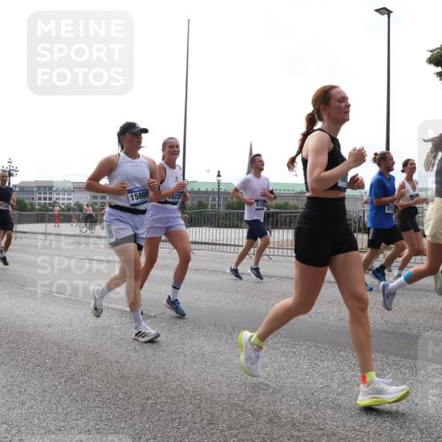 29.06.2025 - hella hamburg halbmarathon Lena Gebhardt http://msf.ph/oto/8296658 29.06.2025 10:36:46 Lombardsbrücke 4084, 15805, 16228, 6156, 1102, 1118, 1224, 1253, 1339, 1488, 1490, 1948, 1952, 1954, 2124, 2552, 2588, 3165, 3398, 3404, 3428, 3873, 3895, 4084, 4442, 4618, 4762, 4996, 5012, 5224, 5427, 5538, 5540, 5573, 5640, 5747, 5786, 5789, 5809, 5919, 6156, 6190, 6359, 6667, 7202, 7632, 7773, 8007, 8315, 8498, 8499, 8530, 8758, 8936, 8937, 8945, 9115, 9117, 9229, 9295, 9500, 9694, 13265, 15077, 17156, 17807, 18152, 18488 meine-sportfotos.de