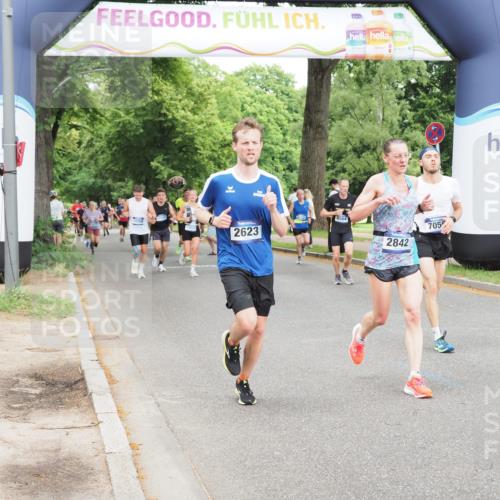 29.06.2025 - hella hamburg halbmarathon MichiJ http://msf.ph/oto/8296659 29.06.2025 10:34:18 Zwischen KM18-KM19 2623, 2842, 4091, 4237, 4345, 6388, 7056, 8564, 8577, 11094, 14034, 14804, 14911, 15206, 15563, 15900, 16081, 16819, 17190 meine-sportfotos.de