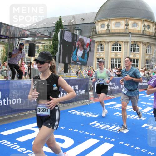 29.06.2025 - hella hamburg halbmarathon Michael Strokosch http://msf.ph/oto/8296737 29.06.2025 10:57:11 Ziel 1387, 4167, 4261, 9884, 11143, 11612, 13691, 14139, 14408, 14588, 15726, 16909, 17617, 18208 meine-sportfotos.de
