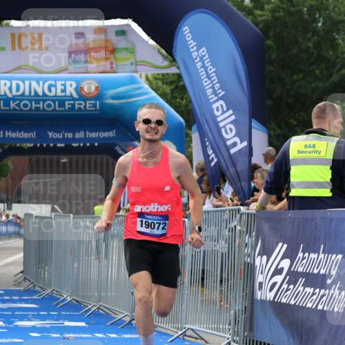 29.06.2025 - hella hamburg halbmarathon Strokosch-Dieckow http://msf.ph/oto/8296744 29.06.2025 10:18:01 Ziel 17786, 19072 meine-sportfotos.de
