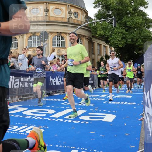 29.06.2025 - hella hamburg halbmarathon Strokosch-Dieckow http://msf.ph/oto/8296758 29.06.2025 10:52:11 Ziel 1482, 2397, 2595, 4419, 4837, 5032, 5087, 5093, 5378, 5482, 6164, 6897, 7732, 7896, 9074, 9082, 12135, 12580, 13726, 14248, 14300, 15275, 15446, 15829, 16003, 16320, 16591, 16666, 17033, 17130, 18475, 18801 meine-sportfotos.de