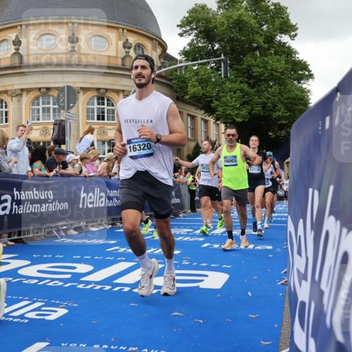 29.06.2025 - hella hamburg halbmarathon Strokosch-Dieckow http://msf.ph/oto/8296794 29.06.2025 10:52:13 Ziel 1482, 2397, 2595, 4140, 4419, 4587, 4837, 5032, 5087, 5093, 5378, 5482, 6164, 6897, 7896, 9074, 9082, 12135, 12580, 13707, 13726, 14248, 14300, 15275, 15446, 16003, 16320, 16591, 17033, 17130, 17773, 18475, 18801 meine-sportfotos.de