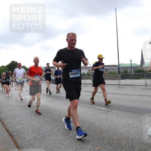 29.06.2025 - hella hamburg halbmarathon Lena Gebhardt http://msf.ph/oto/8296847 29.06.2025 10:46:48 Lombardsbrücke 1073, 1185, 1286, 1363, 1371, 1375, 1593, 1608, 1720, 1837, 1961, 1999, 2162, 2211, 2320, 2327, 2500, 2556, 2665, 2697, 2981, 3277, 3406, 3407, 3469, 3734, 3823, 4202, 4239, 4296, 4342, 4355, 4448, 4604, 5111, 5114, 5700, 5796, 5953, 6124, 6161, 6485, 6496, 6740, 7073, 7303, 7364, 7412, 7767, 7827, 8477, 8486, 8551, 8553, 8684, 8700, 8967, 9691, 10153, 10230, 13969, 14261, 15852, 16882, 16987 meine-sportfotos.de