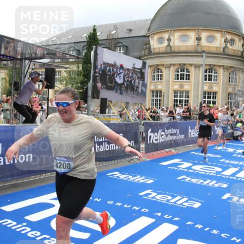 29.06.2025 - hella hamburg halbmarathon Michael Strokosch http://msf.ph/oto/8296890 29.06.2025 10:57:13 Ziel 1387, 1877, 4167, 4261, 4940, 9884, 11612, 13691, 13750, 14139, 14408, 14588, 15110, 15664, 15726, 17617, 17660, 17993, 18208, 19184 meine-sportfotos.de