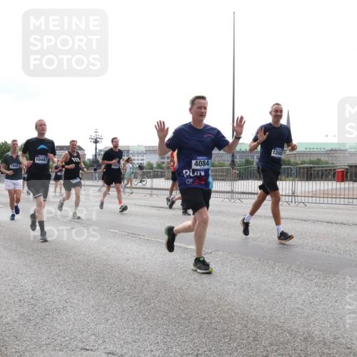 29.06.2025 - hella hamburg halbmarathon Lena Gebhardt http://msf.ph/oto/8296898 29.06.2025 10:36:48 Lombardsbrücke 13902, 10487, 1948, 4084, 1260, 1118, 1224, 1253, 1339, 1488, 1490, 1948, 1952, 1954, 2124, 2552, 2588, 3165, 3398, 3428, 3714, 3873, 3895, 4084, 4442, 4618, 4762, 4996, 5012, 5224, 5427, 5538, 5540, 5573, 5640, 5747, 5786, 5789, 5919, 6156, 6190, 6359, 6667, 6804, 7202, 7632, 7773, 8007, 8315, 8498, 8499, 8530, 8758, 8936, 8937, 8945, 9115, 9117, 9229, 9295, 9500, 9694, 13265, 15077, 17156, 17807, 18152, 18488 meine-sportfotos.de