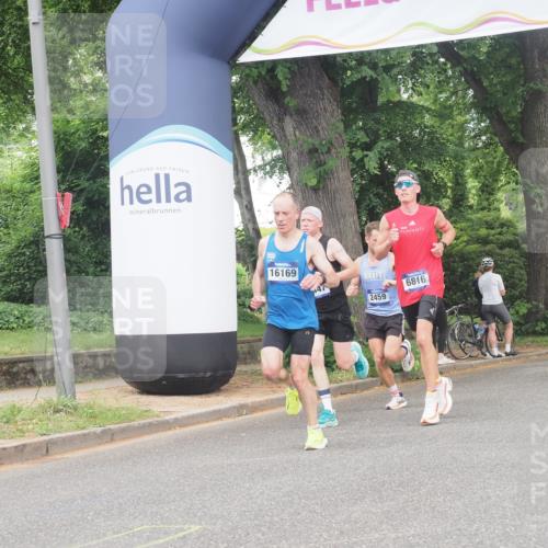 29.06.2025 - hella hamburg halbmarathon KatJ http://msf.ph/oto/8296909 29.06.2025 10:13:36 Zwischen KM18-KM19 2459, 6699, 6816 meine-sportfotos.de