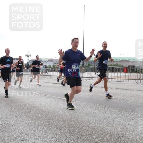 29.06.2025 - hella hamburg halbmarathon Lena Gebhardt http://msf.ph/oto/8296917 29.06.2025 10:36:48 Lombardsbrücke 1948, 10487, 111, 4084, 1260, 1118, 1224, 1253, 1339, 1488, 1490, 1948, 1952, 1954, 2124, 2552, 2588, 3165, 3398, 3428, 3714, 3873, 3895, 4084, 4442, 4618, 4762, 4996, 5012, 5224, 5427, 5538, 5540, 5573, 5640, 5747, 5786, 5789, 5919, 6156, 6190, 6359, 6667, 6804, 7202, 7632, 7773, 8007, 8315, 8498, 8499, 8530, 8758, 8936, 8937, 8945, 9115, 9117, 9229, 9295, 9500, 9694, 13265, 15077, 17156, 17807, 18152, 18488 meine-sportfotos.de