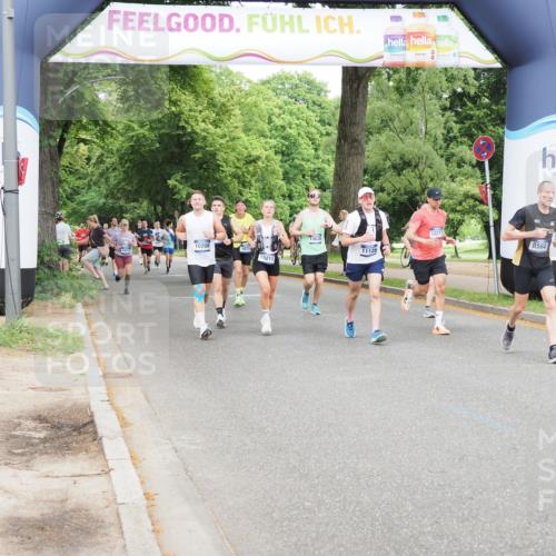 29.06.2025 - hella hamburg halbmarathon MichiJ http://msf.ph/oto/8296953 29.06.2025 10:34:20 Zwischen KM18-KM19 2623, 2842, 4345, 6388, 6532, 7056, 8564, 8577, 10211, 11094, 11125, 12277, 13630, 14804, 15206, 15563, 15900, 16081, 16819 meine-sportfotos.de