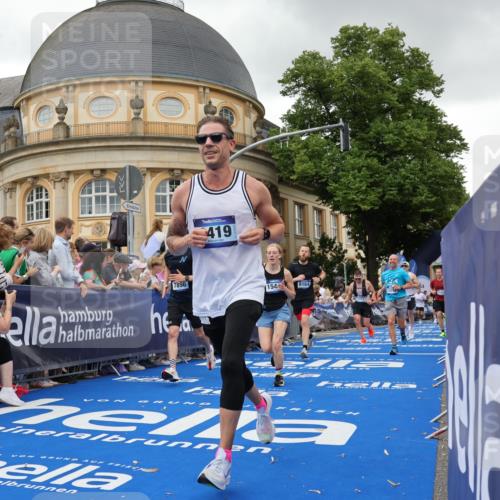 29.06.2025 - hella hamburg halbmarathon Strokosch-Dieckow http://msf.ph/oto/8296973 29.06.2025 10:52:19 Ziel 4140, 4419, 4587, 4837, 5087, 5482, 6164, 7896, 8371, 8661, 9074, 9876, 13015, 13211, 13707, 15144, 15275, 15446, 16591, 17773, 17997 meine-sportfotos.de