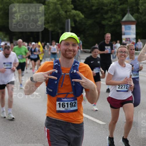 29.06.2025 - hella hamburg halbmarathon Jannik Wohlers http://msf.ph/oto/8297098 29.06.2025 10:36:50 Lombardsbrücke 1022, 1276, 1337, 1488, 1490, 1597, 1819, 2016, 2031, 2072, 2104, 2272, 2480, 2486, 3127, 3714, 4097, 4347, 4733, 5146, 5560, 5640, 5786, 5940, 6172, 6584, 6804, 7085, 7235, 7707, 7823, 8007, 8257, 8258, 8315, 8811, 9054, 9055, 10762, 10931, 11246, 11843, 11980, 12087, 12103, 12463, 12935, 13077, 13695, 13783, 13970, 13971, 14202, 14282, 14343, 14396, 14779, 14915, 15084, 15106, 15475, 16192, 16782, 16831, 17388, 17687, 17688, 17794, 17965, 18578, 18710 meine-sportfotos.de