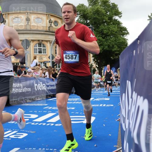 29.06.2025 - hella hamburg halbmarathon Strokosch-Dieckow http://msf.ph/oto/8297135 29.06.2025 10:52:23 Ziel 3715, 4140, 4419, 4587, 6164, 7178, 7232, 7896, 8371, 8661, 9145, 9876, 11791, 13015, 13211, 13707, 14561, 15144, 15446, 15980, 17773, 17997 meine-sportfotos.de