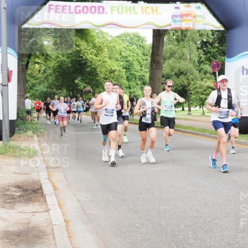 29.06.2025 - hella hamburg halbmarathon MichiJ http://msf.ph/oto/8297147 29.06.2025 10:34:21 Zwischen KM18-KM19 1070, 2623, 2842, 4345, 6532, 7056, 8564, 8577, 10208, 10211, 11094, 11125, 12277, 13630, 15206, 15563, 15900, 16081, 16819, 17332 meine-sportfotos.de