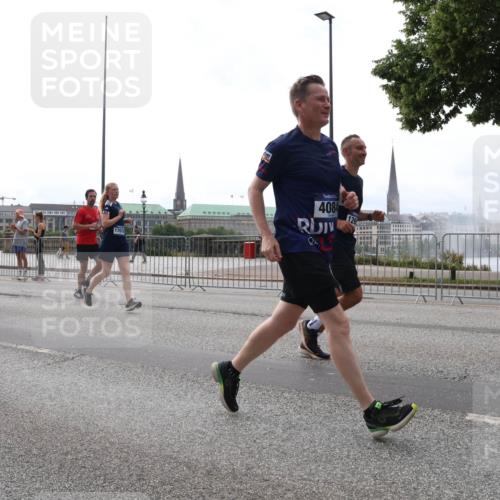 29.06.2025 - hella hamburg halbmarathon Lena Gebhardt http://msf.ph/oto/8297175 29.06.2025 10:36:49 Lombardsbrücke 10487, 9295, 13657, 4084, 1118, 1224, 1253, 1339, 1488, 1490, 1948, 1952, 1954, 2124, 2552, 2588, 3165, 3398, 3428, 3714, 3873, 3895, 4084, 4442, 4618, 4762, 4996, 5012, 5224, 5427, 5538, 5540, 5640, 5747, 5786, 5789, 5919, 6156, 6172, 6190, 6359, 6667, 6804, 7202, 7632, 7773, 8007, 8315, 8499, 8530, 8758, 8936, 8937, 8945, 9054, 9115, 9117, 9229, 9295, 9500, 9694, 13265, 15077, 17156, 17807, 18152, 18488 meine-sportfotos.de