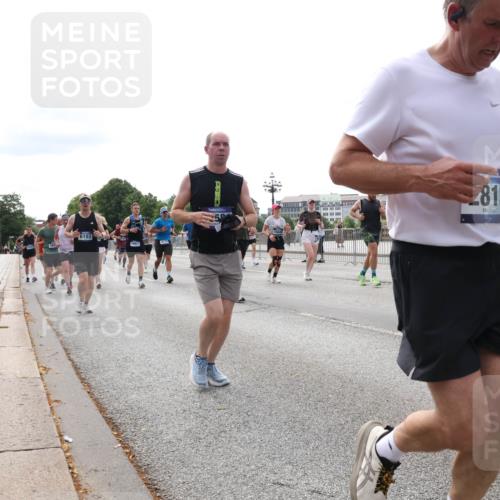29.06.2025 - hella hamburg halbmarathon Lena Gebhardt http://msf.ph/oto/8297202 29.06.2025 10:21:35 Lombardsbrücke 6103, 9950, 815, 14118, 1028, 1072, 1158, 1191, 1250, 1266, 1401, 1658, 1668, 1958, 2172, 2271, 2315, 2353, 2529, 2635, 2815, 2956, 2986, 3122, 3770, 3817, 3825, 3826, 4289, 4375, 4376, 4697, 4786, 5122, 5373, 5395, 5412, 5493, 5759, 5957, 6086, 6103, 6475, 6805, 6844, 7075, 7375, 7522, 7553, 7612, 7672, 7781, 8095, 8286, 8715, 8844, 8896, 8959, 9100, 9108, 9369, 9483, 9499, 9501, 9532, 9624, 10374, 10874, 11698 meine-sportfotos.de