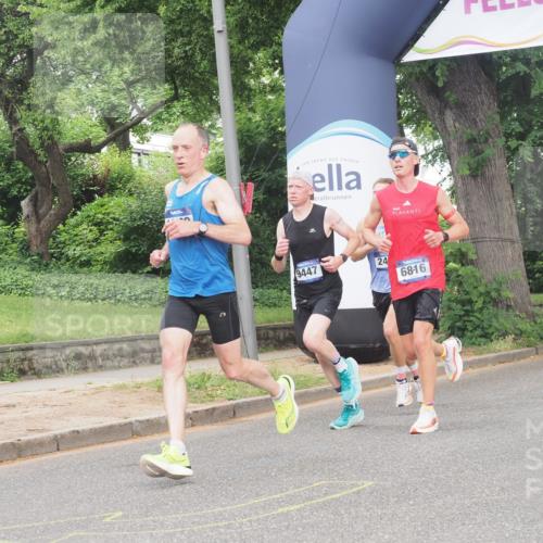 29.06.2025 - hella hamburg halbmarathon KatJ http://msf.ph/oto/8297230 29.06.2025 10:13:36 Zwischen KM18-KM19 2459, 6699, 6816 meine-sportfotos.de