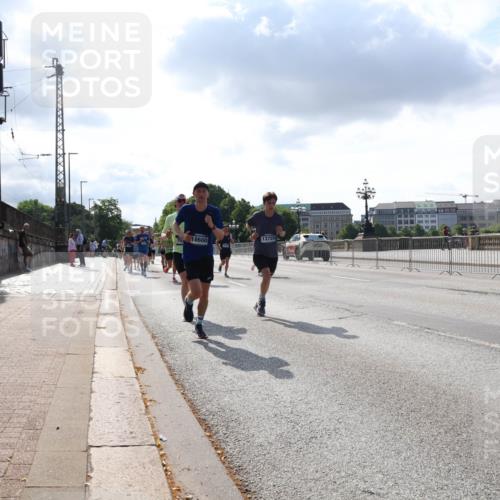 29.06.2025 - hella hamburg halbmarathon Lena Gebhardt http://msf.ph/oto/8297240 29.06.2025 09:46:48 Lombardsbrücke 76, 18600, 13729, 1053, 1344, 1396, 1411, 1577, 1889, 2243, 3005, 4477, 4944, 5048, 5152, 5193, 5660, 6683, 7080, 7466, 7534, 7622, 7628, 7867, 7901, 8312, 8323, 8784, 8864, 10298, 10477, 10865, 10927, 10929, 11230, 11304, 11661, 11898, 12447, 12899, 12987, 13199, 13252, 13493, 13494, 13617, 13729, 13771, 13961, 14069, 14310, 14385, 15902, 16065, 16140, 16243, 16811, 16931, 16957 meine-sportfotos.de