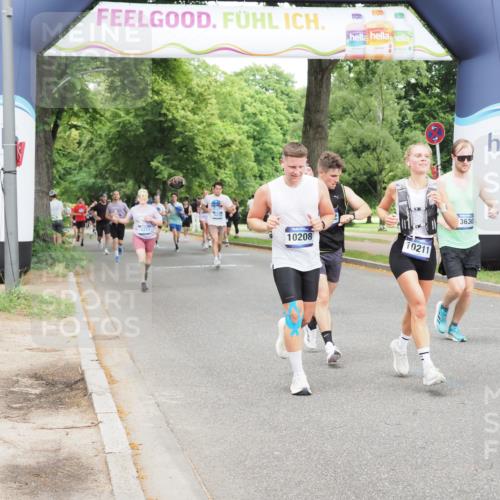 29.06.2025 - hella hamburg halbmarathon MichiJ http://msf.ph/oto/8297247 29.06.2025 10:34:22 Zwischen KM18-KM19 1070, 2623, 6532, 7056, 8564, 8577, 10208, 10211, 11094, 11125, 12277, 13630, 15563, 15900, 16819, 17332, 18211 meine-sportfotos.de