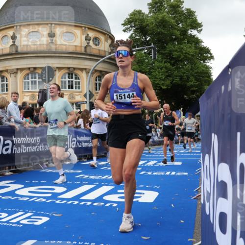 29.06.2025 - hella hamburg halbmarathon Strokosch-Dieckow http://msf.ph/oto/8297339 29.06.2025 10:52:27 Ziel 3715, 4140, 6561, 6562, 7178, 7232, 8371, 8661, 9145, 9739, 9876, 11791, 13015, 13211, 13301, 14561, 15001, 15144, 15980, 17997, 18982 meine-sportfotos.de