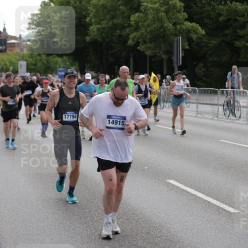 29.06.2025 - hella hamburg halbmarathon Jannik Wohlers http://msf.ph/oto/8297356 29.06.2025 10:36:51 Lombardsbrücke 1022, 1276, 1337, 1597, 1819, 2016, 2031, 2072, 2104, 2272, 2480, 2486, 3127, 3714, 4097, 4347, 4733, 5146, 5560, 5786, 5940, 6172, 6584, 6804, 7085, 7235, 7707, 7823, 8257, 8258, 8315, 8811, 8843, 9054, 9055, 10762, 10931, 11246, 11843, 11980, 12087, 12103, 12463, 12935, 13077, 13695, 13783, 13970, 13971, 14202, 14282, 14343, 14396, 14779, 14915, 15084, 15106, 15475, 16192, 16303, 16782, 16831, 17305, 17307, 17388, 17687, 17688, 17794, 17965, 18578, 18710 meine-sportfotos.de