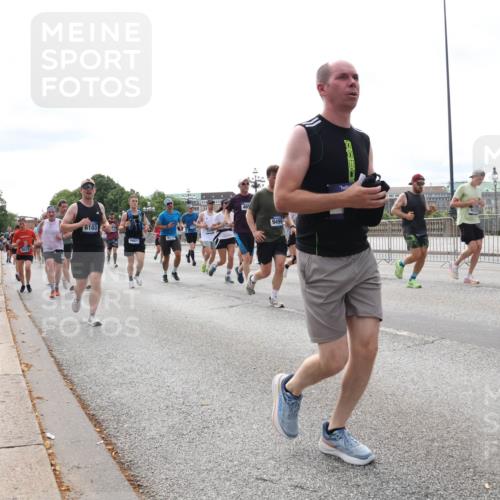 29.06.2025 - hella hamburg halbmarathon Lena Gebhardt http://msf.ph/oto/8297383 29.06.2025 10:21:36 Lombardsbrücke 6103, 10921, 3778, 46, 9499, 1401, 1028, 1072, 1158, 1191, 1250, 1266, 1401, 1658, 1668, 1958, 2172, 2271, 2315, 2353, 2529, 2635, 2815, 2956, 2986, 3122, 3770, 3817, 3825, 3826, 3995, 4289, 4375, 4376, 4697, 4786, 5122, 5373, 5395, 5412, 5493, 5759, 5957, 6086, 6103, 6475, 6805, 6844, 7075, 7375, 7522, 7553, 7612, 7672, 7781, 8095, 8286, 8715, 8844, 8896, 8959, 9100, 9369, 9483, 9499, 9501, 9532, 9624, 10374, 10874, 11698 meine-sportfotos.de